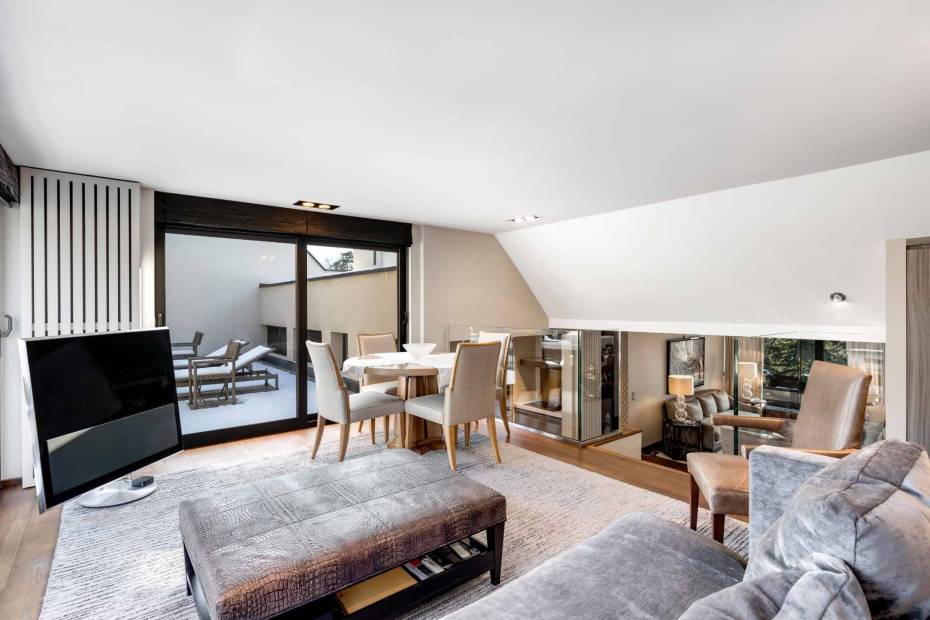Attique de 5 pièces avec terrasses de 56 m²