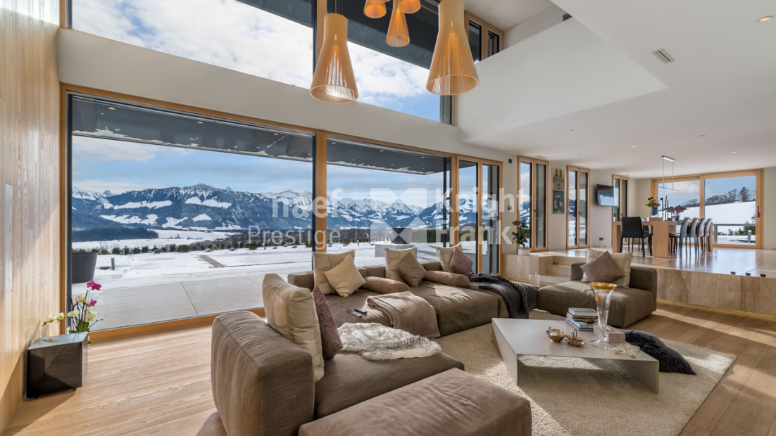 Propriété individuelle récente de 6.5 pièces avec vue panoramique et piscine extérieure à vendre à Riaz