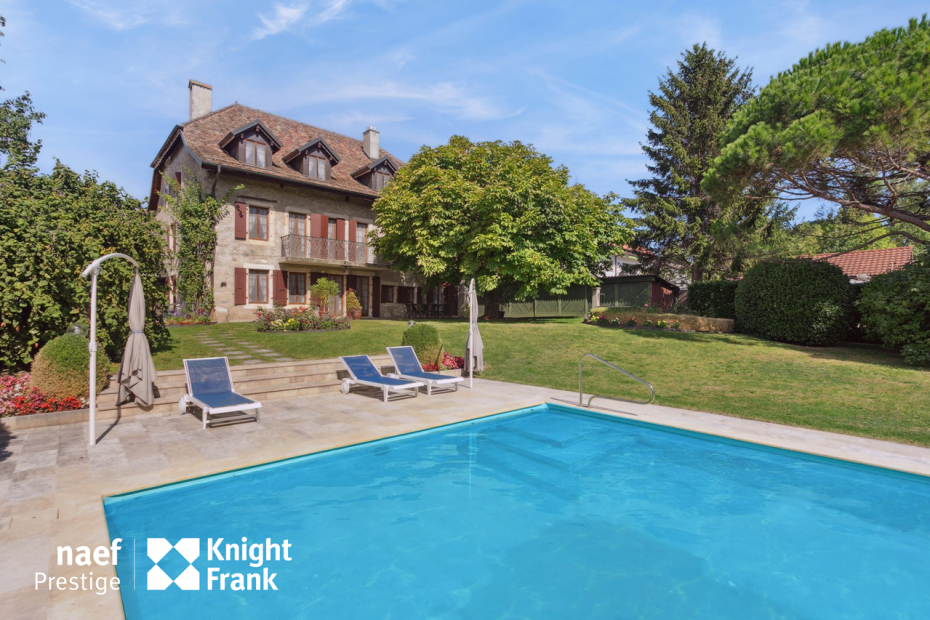 Grande maison de famille avec piscine extérieure et grande parcelle arborisée