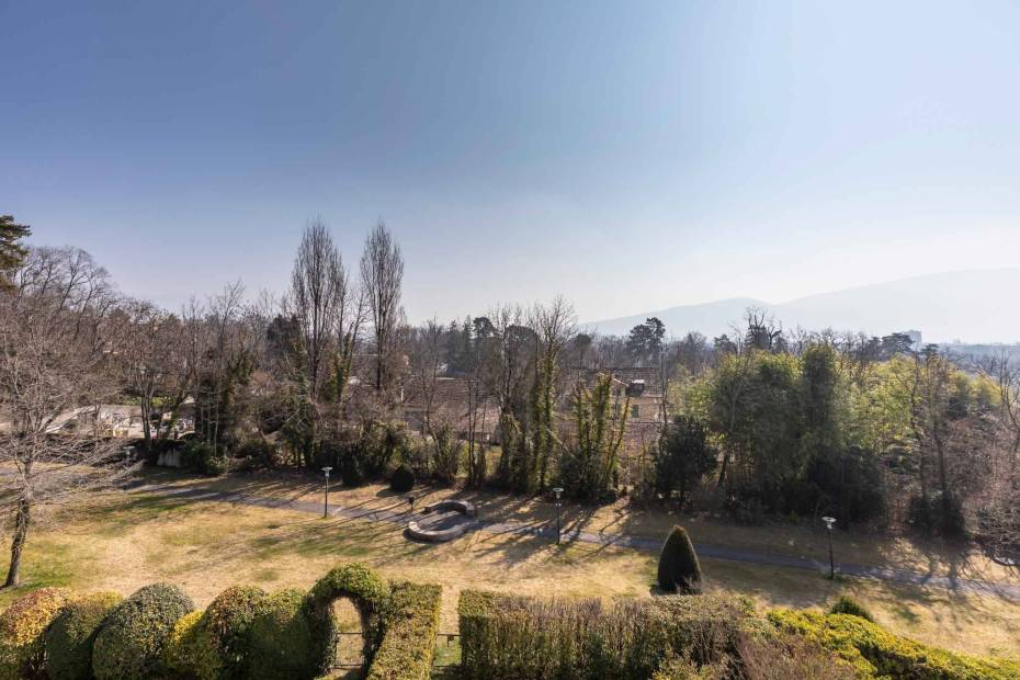 Elégant et luxueux duplex à Cologny