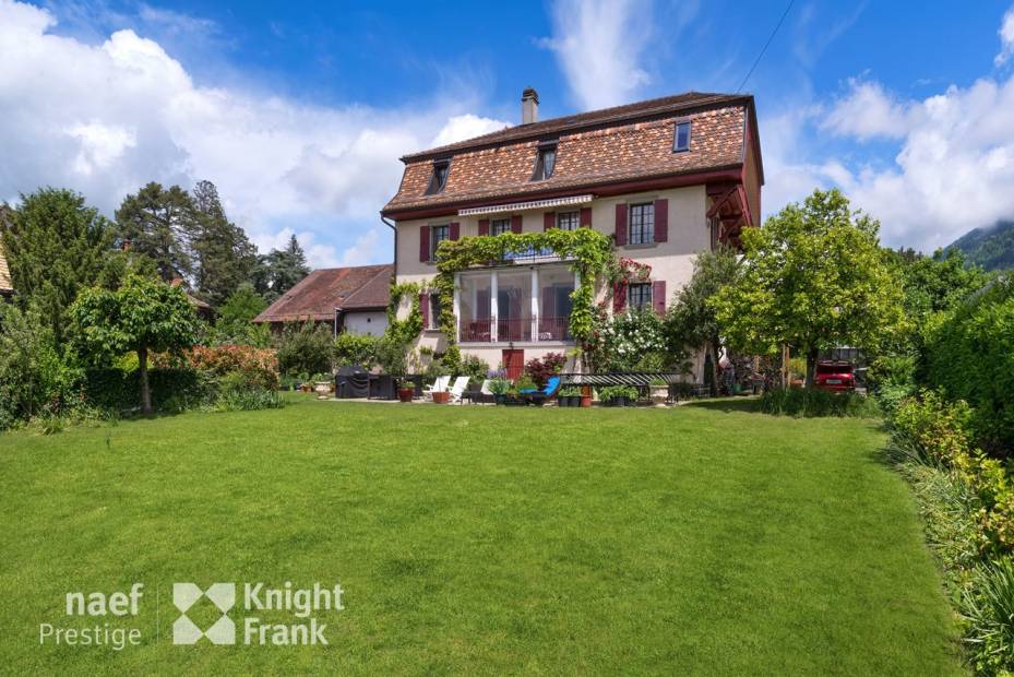 Maison individuelle avec beaucoup de caractère de 10 pièces au centre ville à vendre à St-Légier