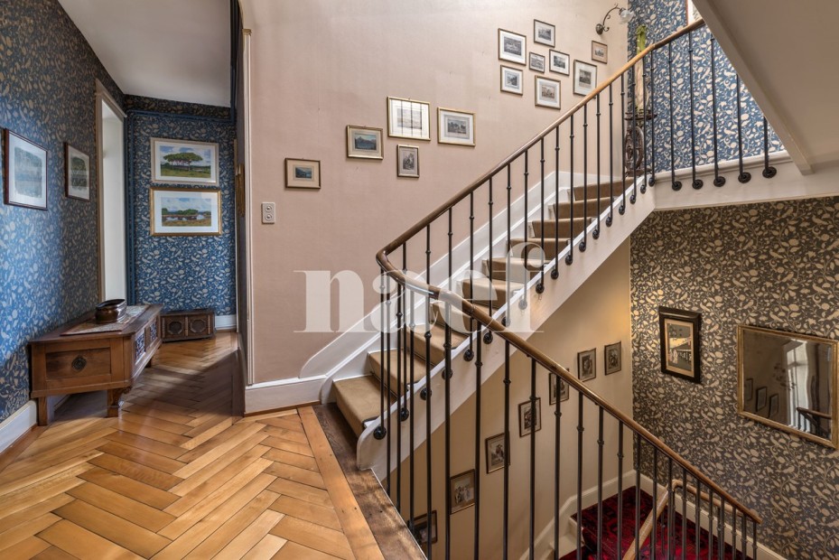 Charmante maison de 10 pièces avec un grand potentiel