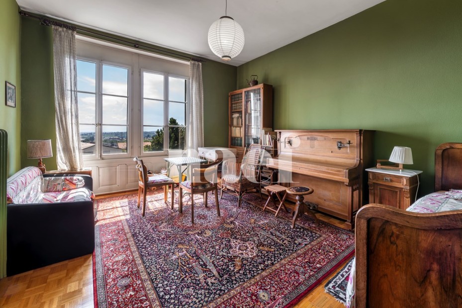 Charmante maison de 10 pièces avec un grand potentiel