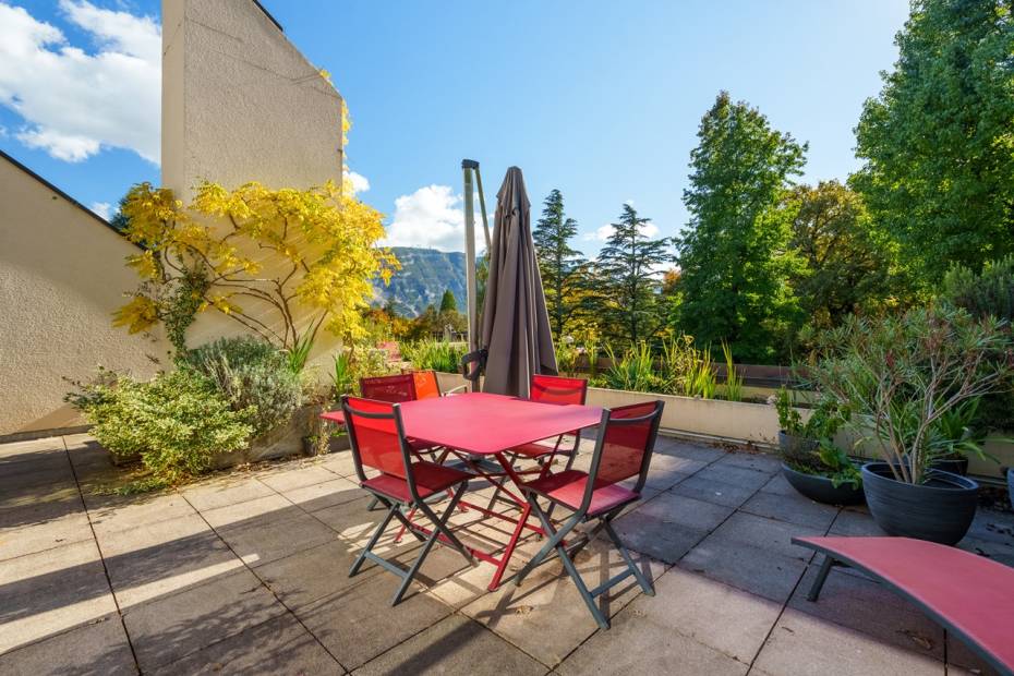 Townhouse à Conches avec piscine
