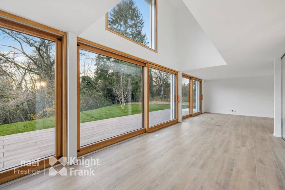 Splendide maison neuve répartie sur 3 niveaux avec terrasse et jardin