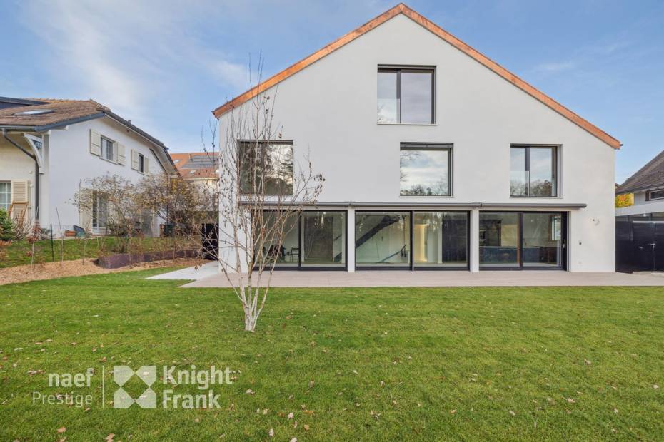 Splendide maison neuve répartie sur 3 niveaux avec terrasse et jardin