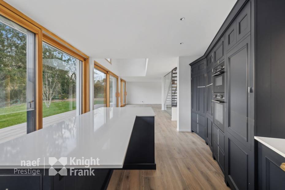 Splendide maison neuve répartie sur 3 niveaux avec terrasse et jardin