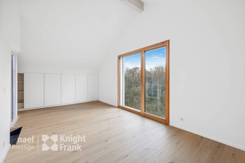 Splendide maison neuve répartie sur 3 niveaux avec terrasse et jardin