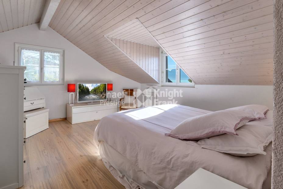 En exclusivité ! Spacieuse villa individuelle de 7.5 pièces à vendre à Brent / Montreux