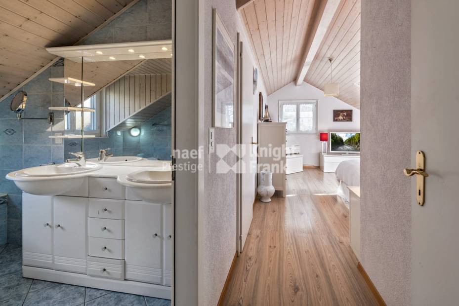 En exclusivité ! Spacieuse villa individuelle de 7.5 pièces à vendre à Brent / Montreux