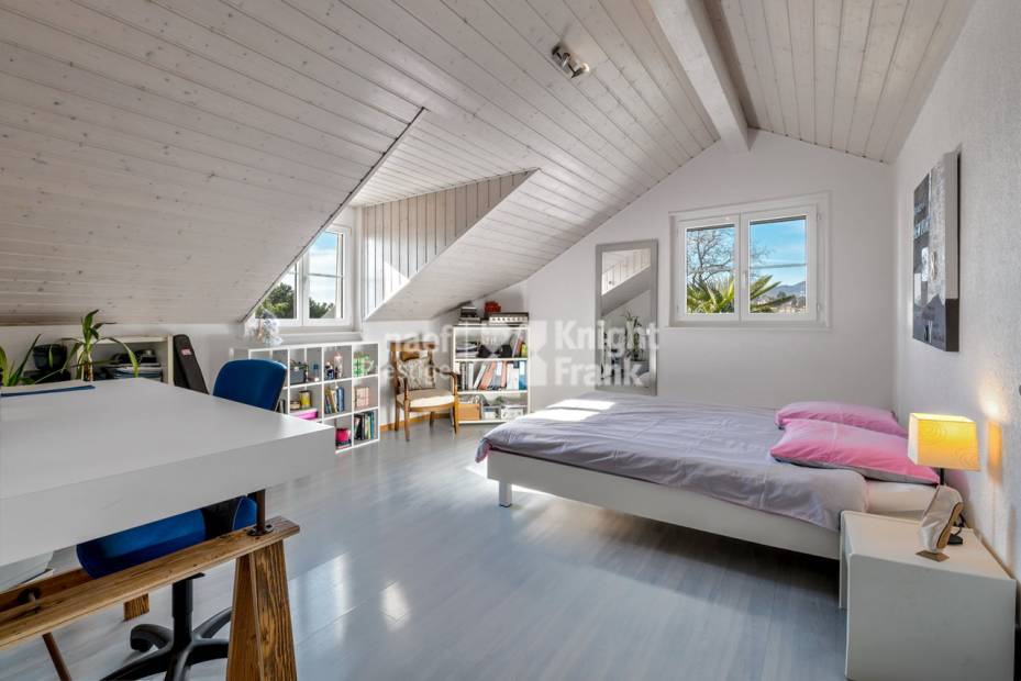 En exclusivité ! Spacieuse villa individuelle de 7.5 pièces à vendre à Brent / Montreux