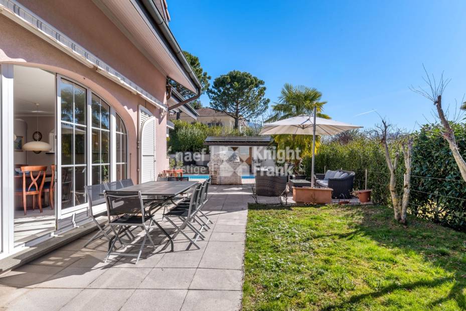 En exclusivité ! Spacieuse villa individuelle de 7.5 pièces à vendre à Brent / Montreux