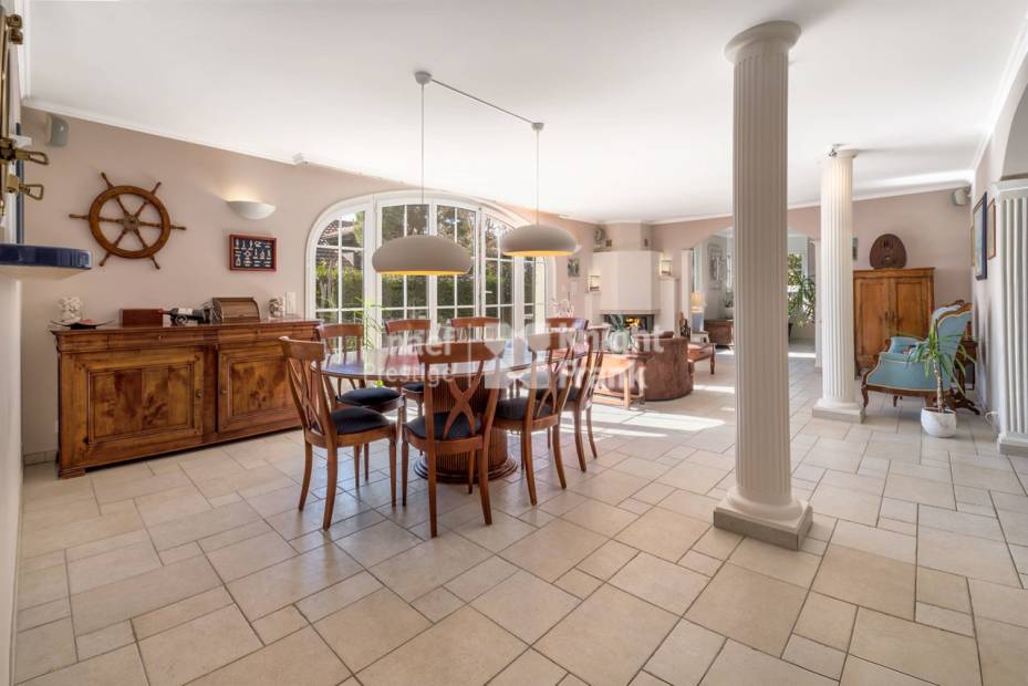 En exclusivité ! Spacieuse villa individuelle de 7.5 pièces à vendre à Brent / Montreux