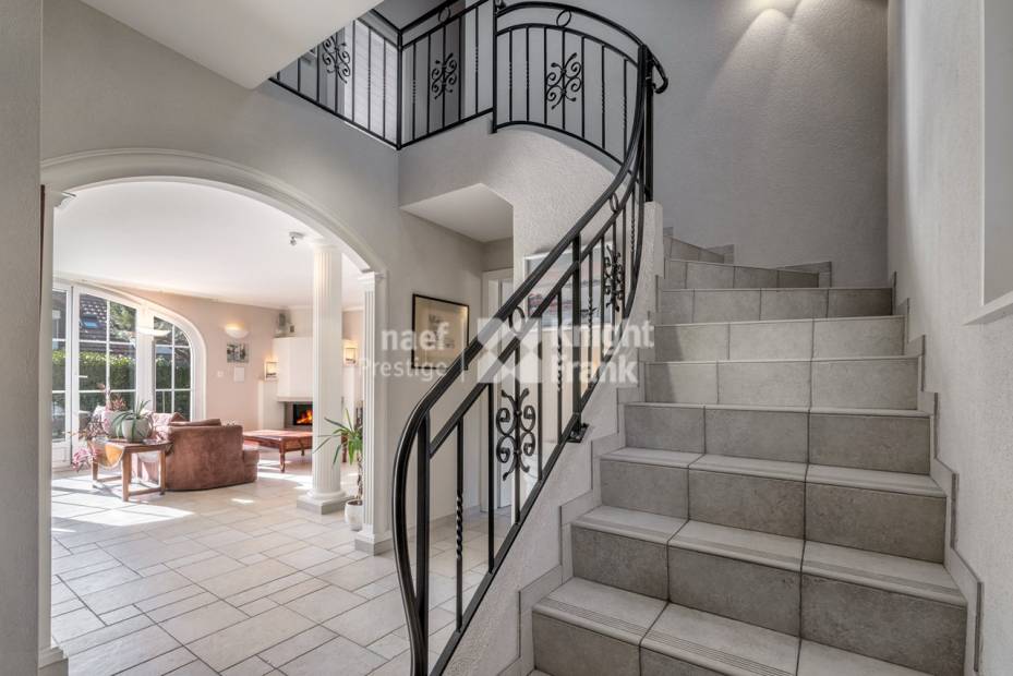 En exclusivité ! Spacieuse villa individuelle de 7.5 pièces à vendre à Brent / Montreux