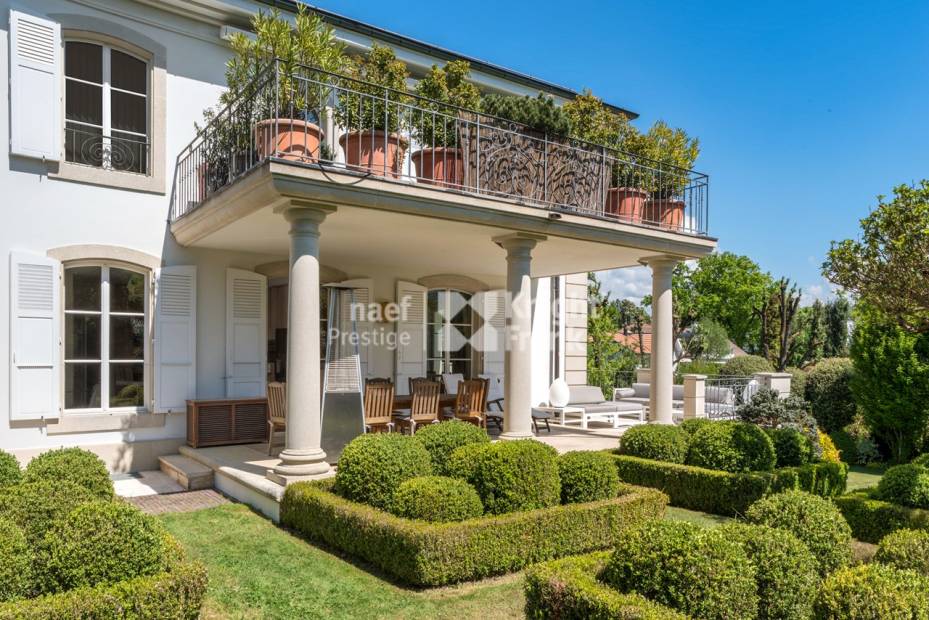Exceptional Property in the Heart of Conches, Absolute Tranquility and Panoramic Views