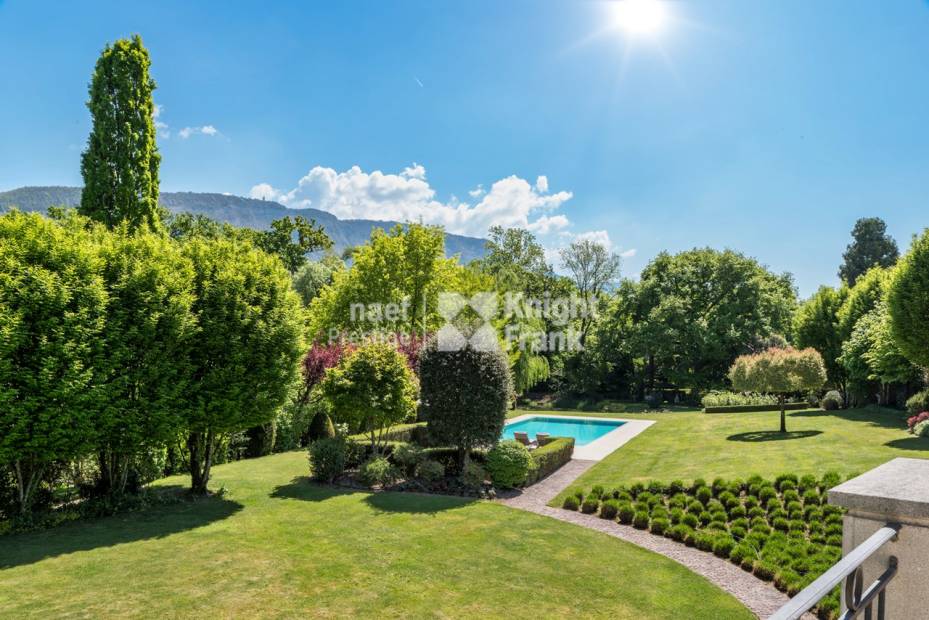 Exceptional Property in the Heart of Conches, Absolute Tranquility and Panoramic Views