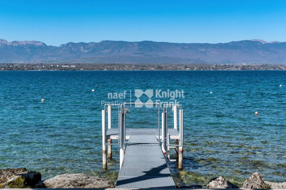 OFF-MARKET : Propriété au bord du lac