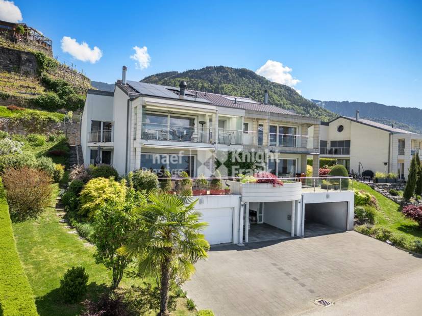 Maison familiale de 7.5 pièces avec ascenseur privatif et vue panoramique sur le lac à vendre à Chailly/Montreux