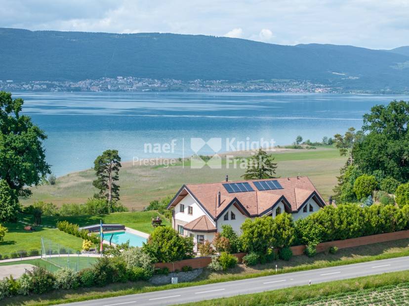 Propriété d’exception avec vue imprenable sur le lac de Neuchâtel à vendre à Chabrey