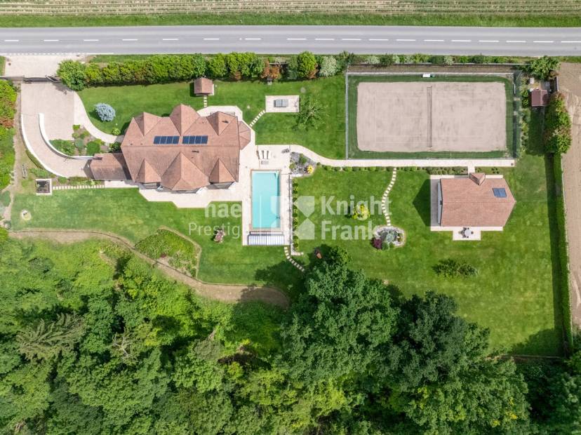 Propriété d’exception avec vue imprenable sur le lac de Neuchâtel à vendre à Chabrey