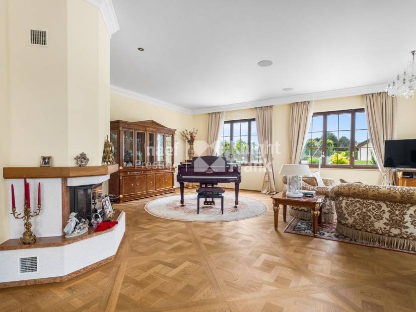 Propriété d’exception avec vue imprenable sur le lac de Neuchâtel à vendre à Chabrey