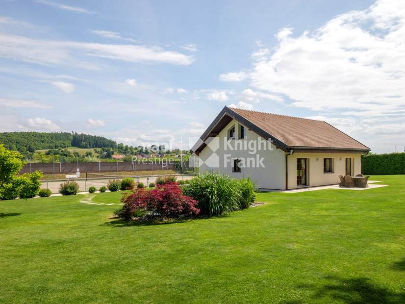 Propriété d’exception avec vue imprenable sur le lac de Neuchâtel à vendre à Chabrey