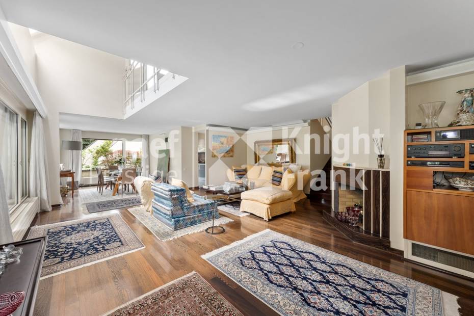 Superbe appartement avec vastes terrasses en rooftop.