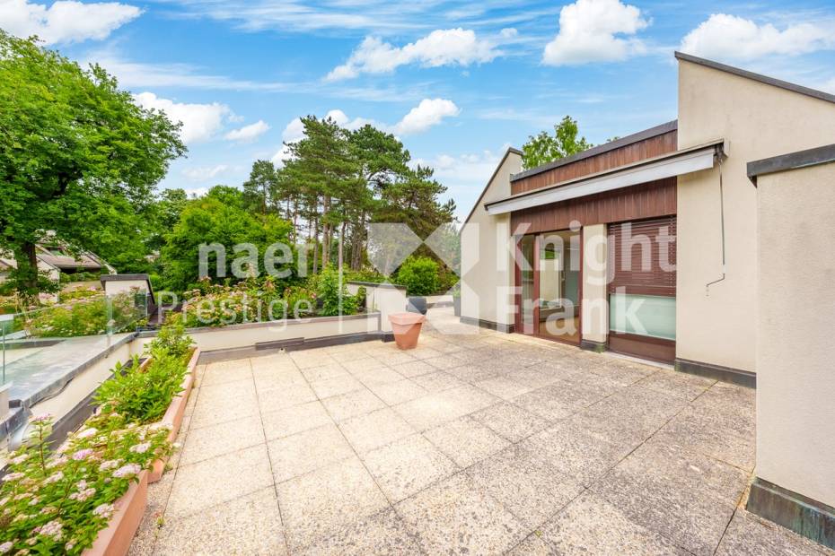 Superbe appartement avec vastes terrasses en rooftop.