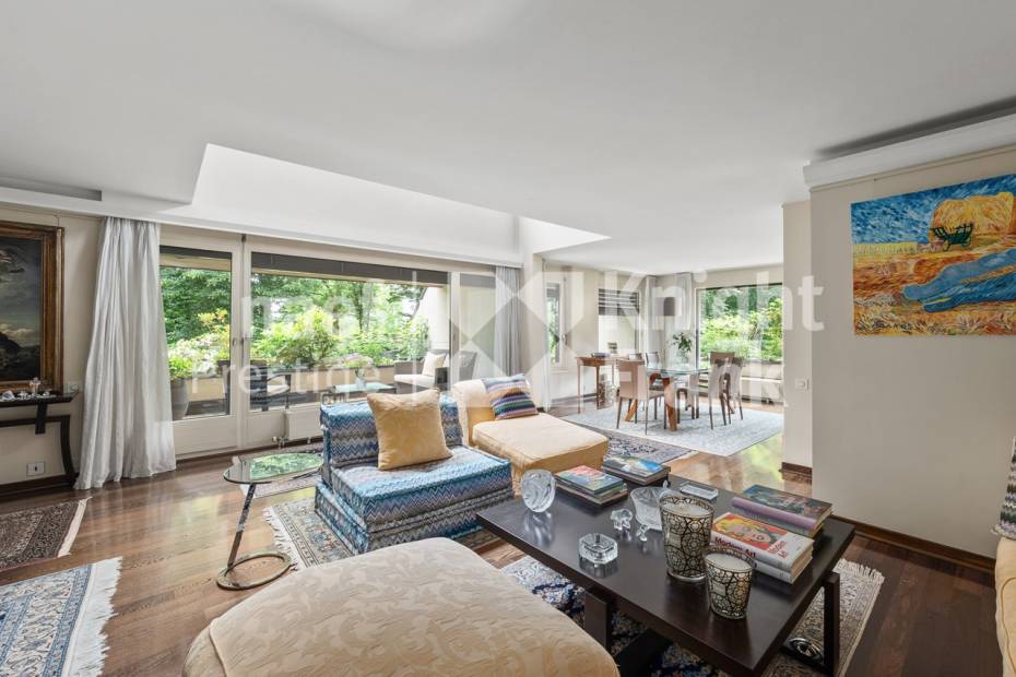 Superbe appartement avec vastes terrasses en rooftop.