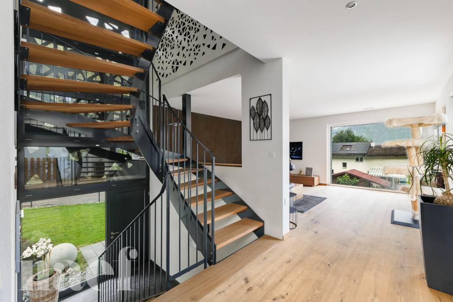 Maison d’architecte de 7.5 pièces avec piscine et jacuzzi dans un cadre verdoyant à vendre à Collombey-Muraz