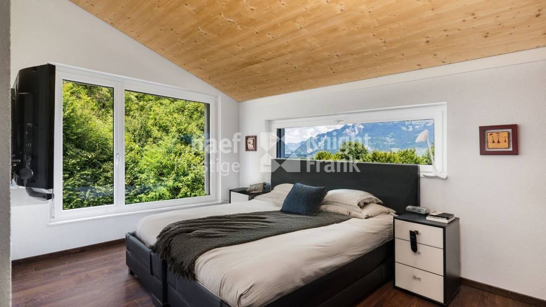 Maison d’architecte de 7.5 pièces avec piscine et jacuzzi dans un cadre verdoyant à vendre à Collombey-Muraz