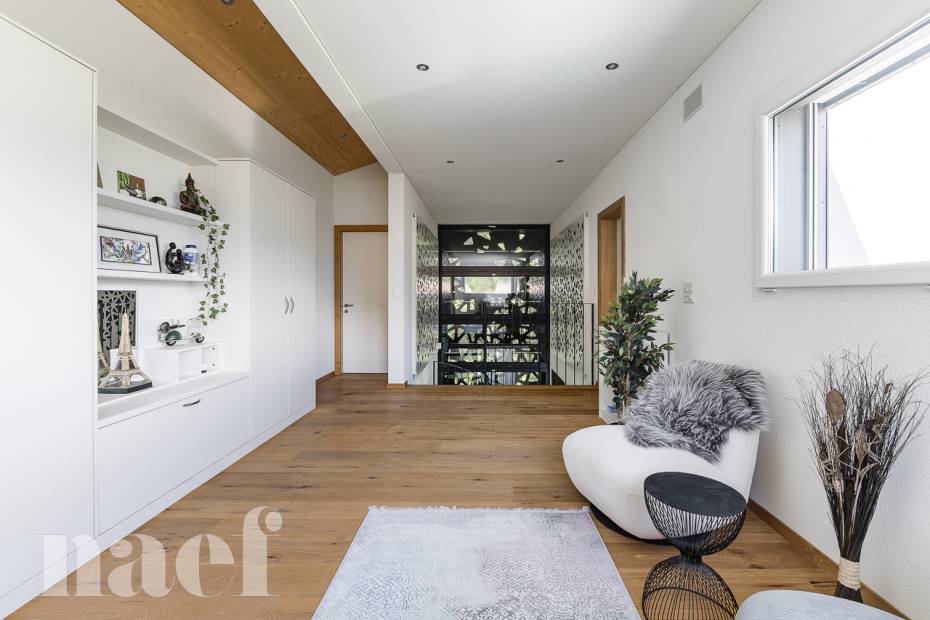 Maison d’architecte de 7.5 pièces avec piscine et jacuzzi dans un cadre verdoyant à vendre à Collombey-Muraz