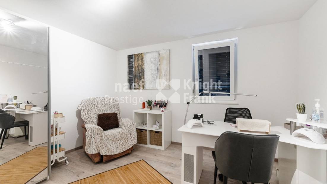 Maison d’architecte de 7.5 pièces avec piscine et jacuzzi dans un cadre verdoyant à vendre à Collombey-Muraz