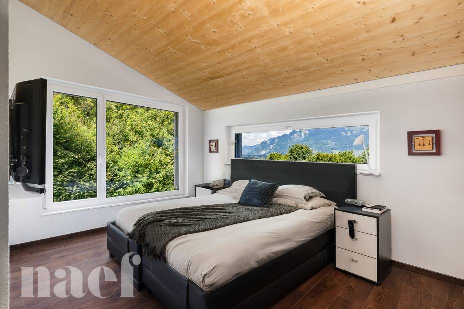 Maison d’architecte de 7.5 pièces avec piscine et jacuzzi dans un cadre verdoyant à vendre à Collombey-Muraz