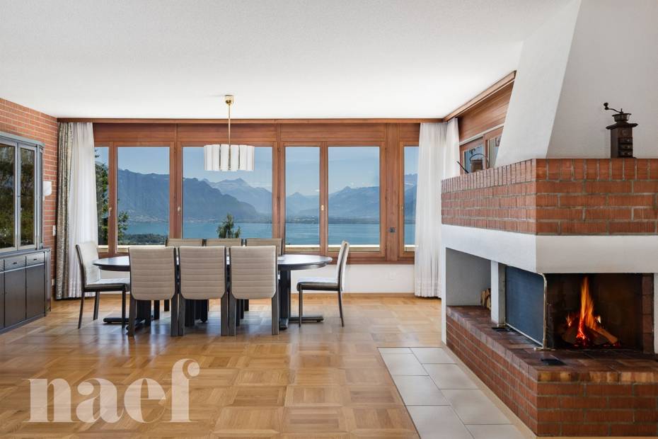 Character house with 9.5 rooms and independent apartments and panoramic lake views for sale in Chardonne