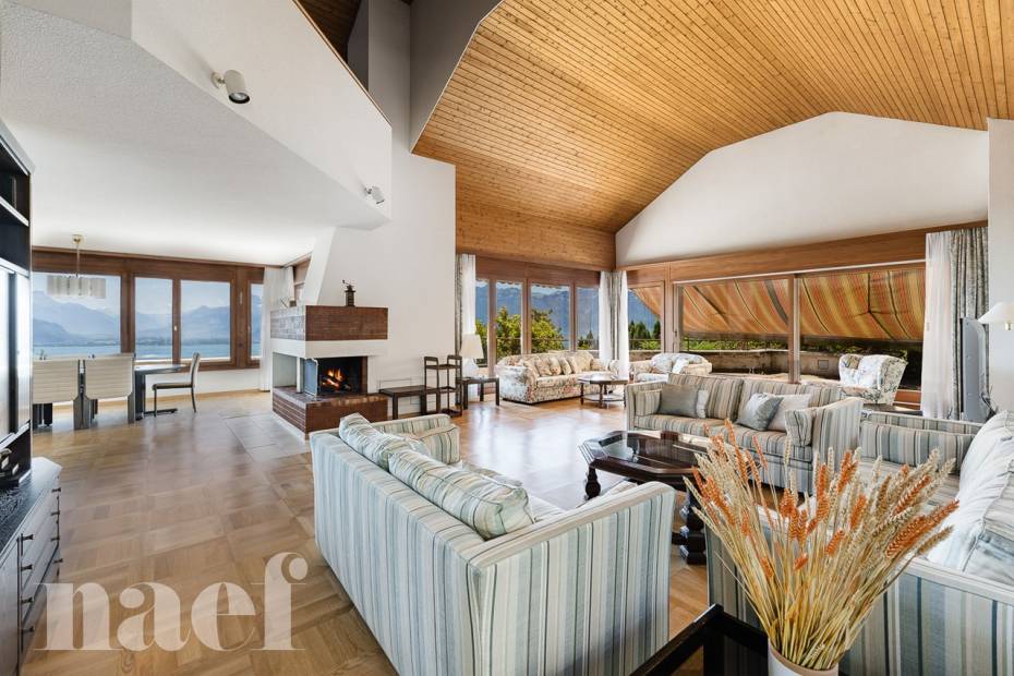 Character house with 9.5 rooms and independent apartments and panoramic lake views for sale in Chardonne