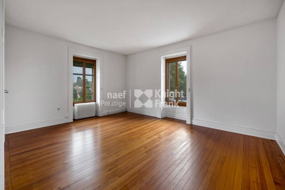 Rare: Renovated Mansion – 3 Apartments or Family Villa