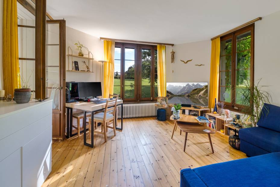 Propriété de charme au style cottage sur vaste parcelle