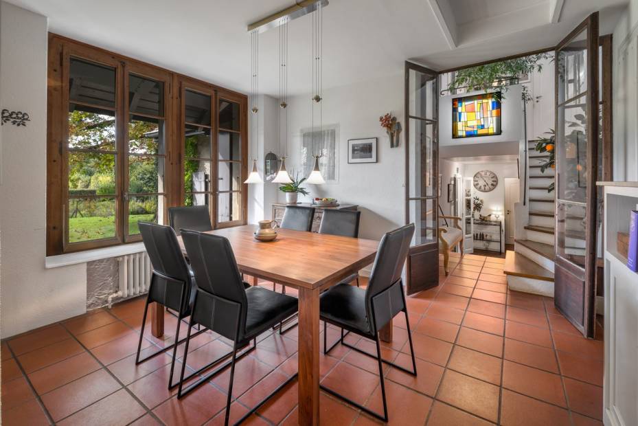 Propriété de charme au style cottage sur vaste parcelle