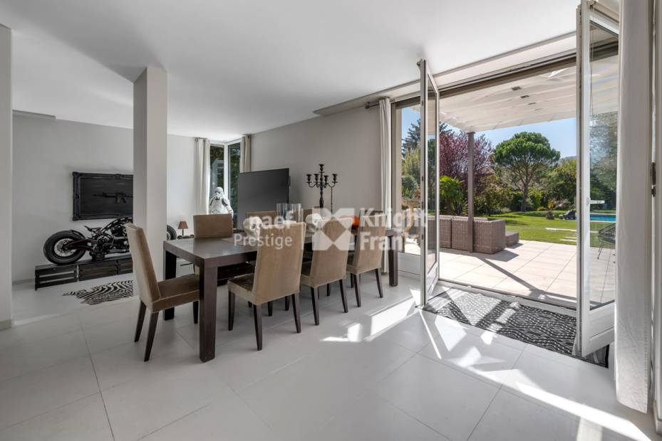 Contemporary Villa in the Geneva Countryside