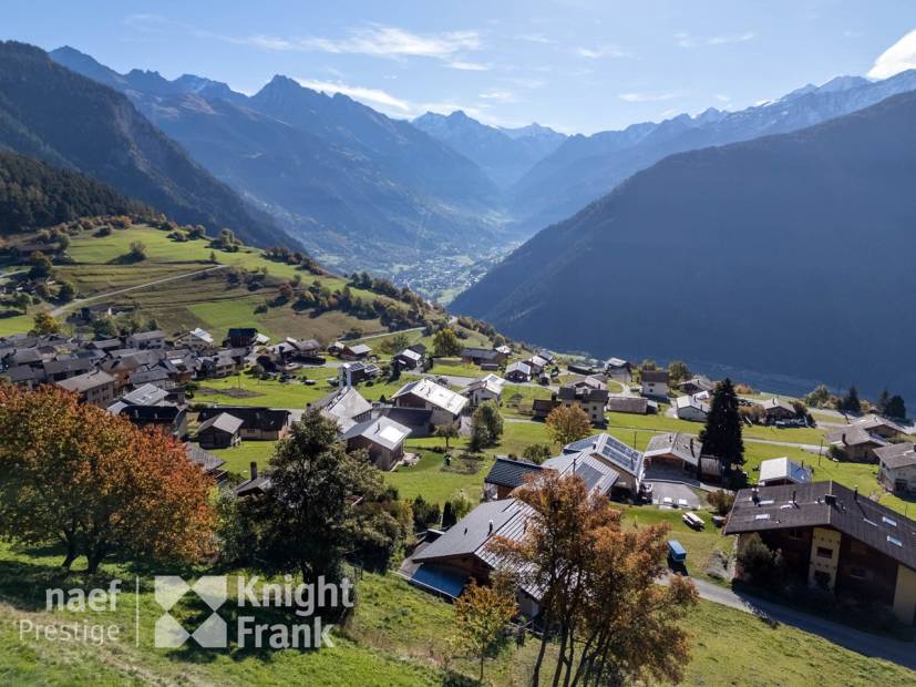 Chalet with glorious mountains view, in Levron.