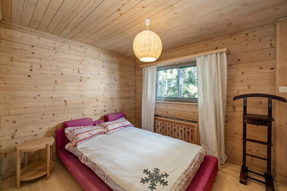 Chalet spacieux avec piscine intérieure à Crans-Montana