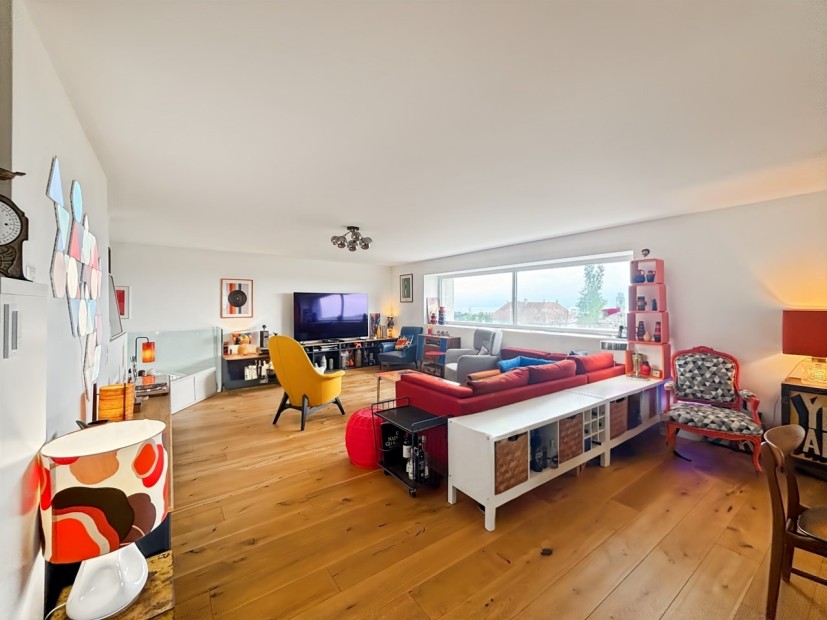 Triplex 6.5 pièces vue lac entièrement rénové