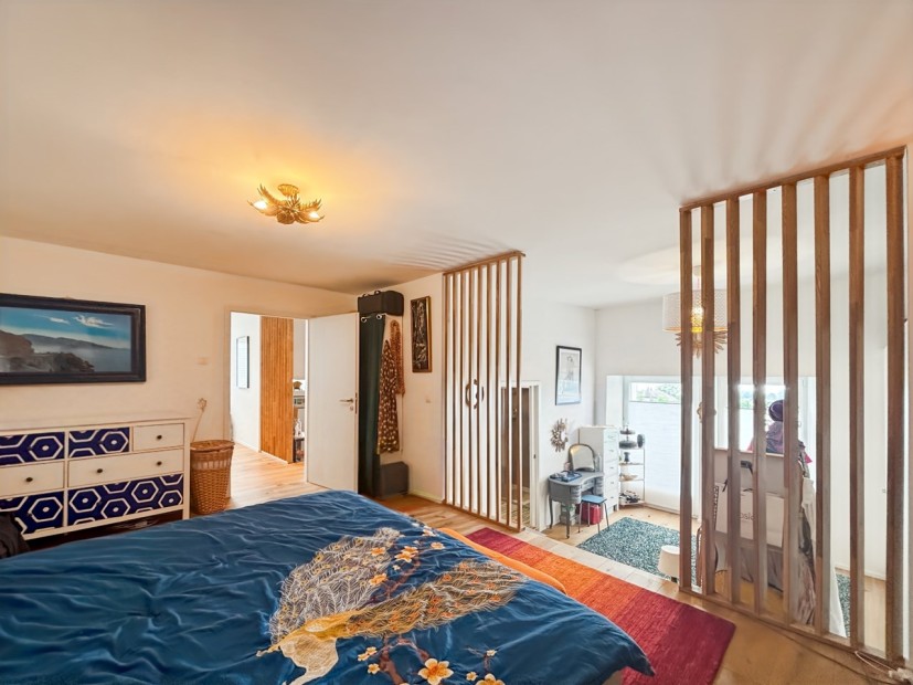 Triplex 6.5 pièces vue lac entièrement rénové