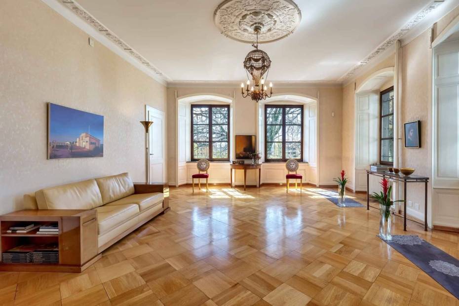 Superbe appartement de 7.5 pièces à vendre dans le château de Roche/VD