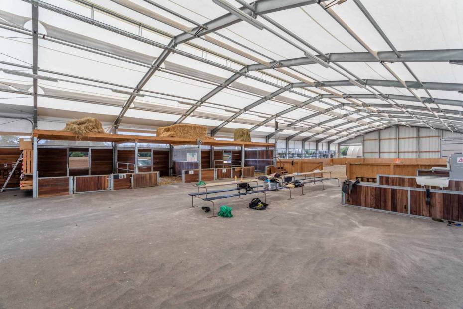 Magnificent equestrian centre with professional infrastructures