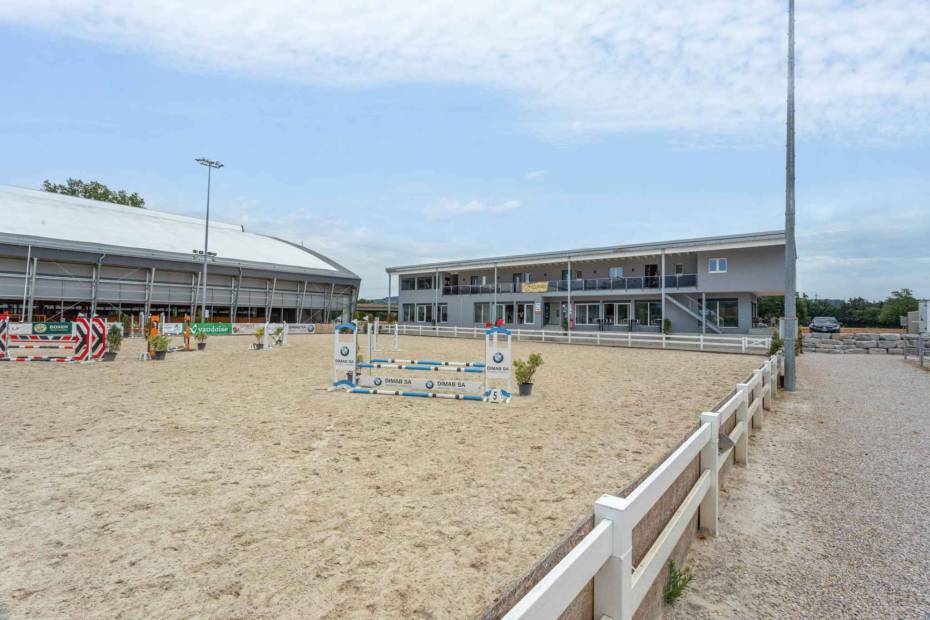 Magnificent equestrian centre with professional infrastructures