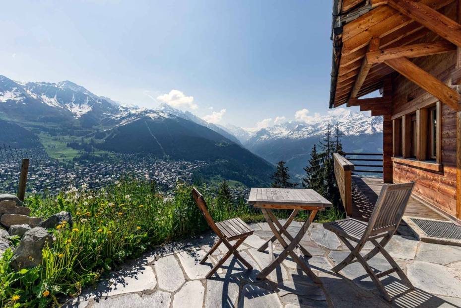 Beautiful chalet with a breathtaking view