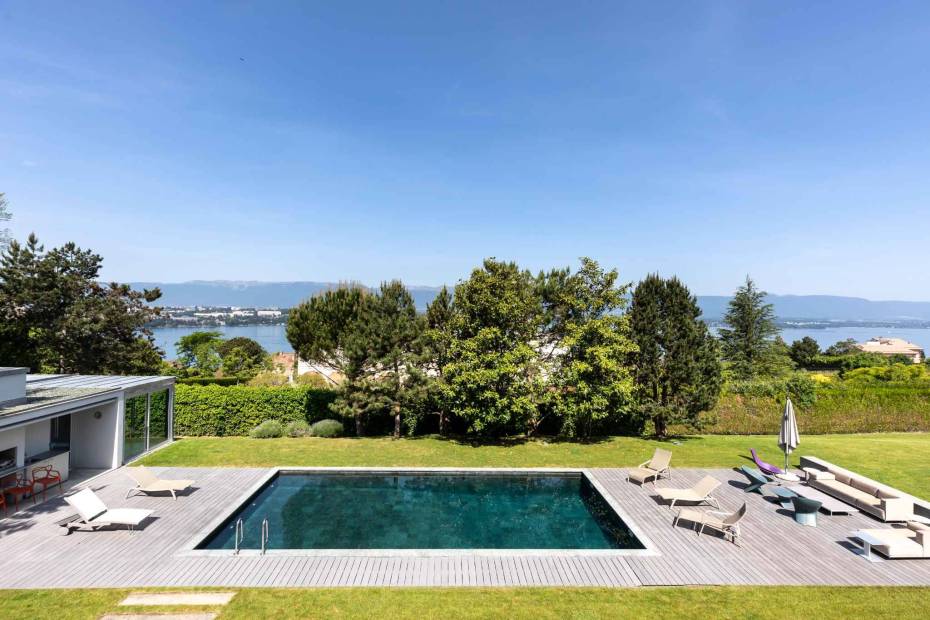 Contemporary villa at Cologny with view of lake and Jura