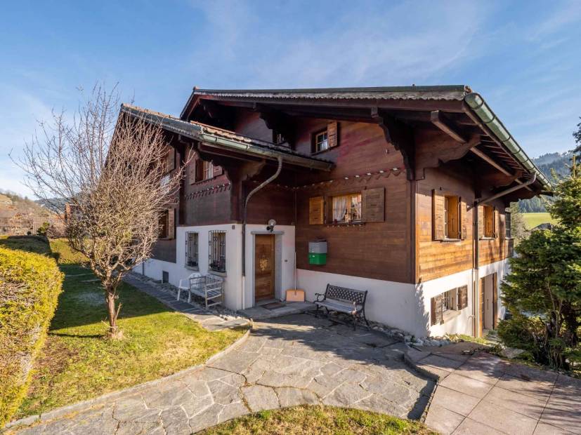 Magnificent 11-room chalet with large plot of land for sale in Château d’Oex